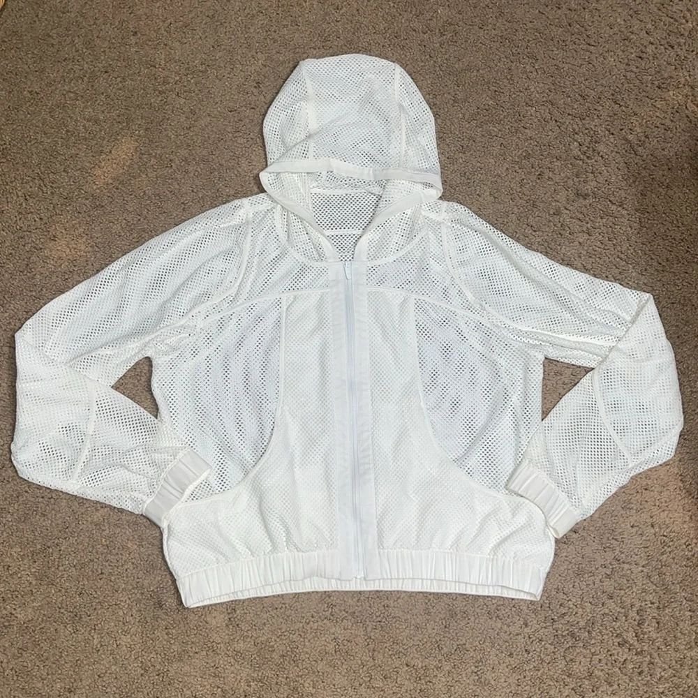 Lululemon Relaxed Fit Mesh Jacket‎ White 8
